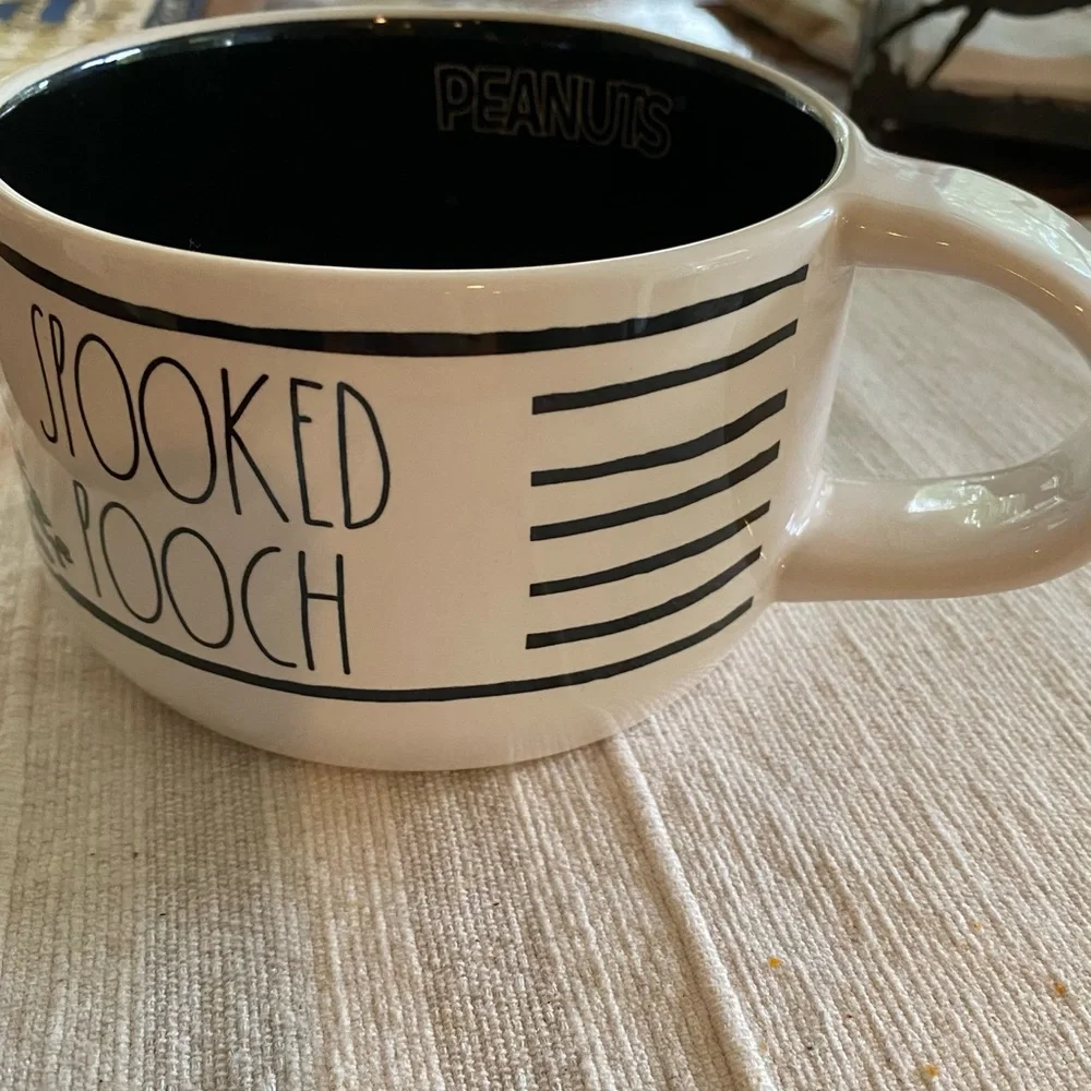 NWT Rae Dunn X Peanuts “SPOOKED POOCH” Soup size Mug